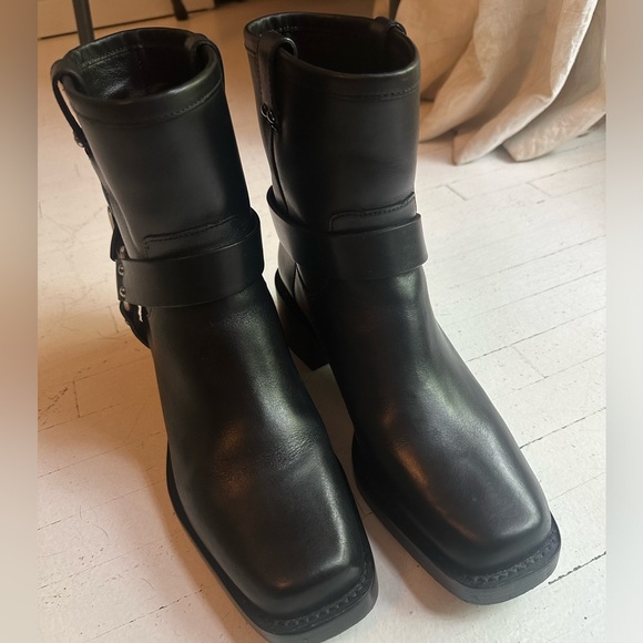 Reformation Foster Ankle Boot - Picture 7 of 15